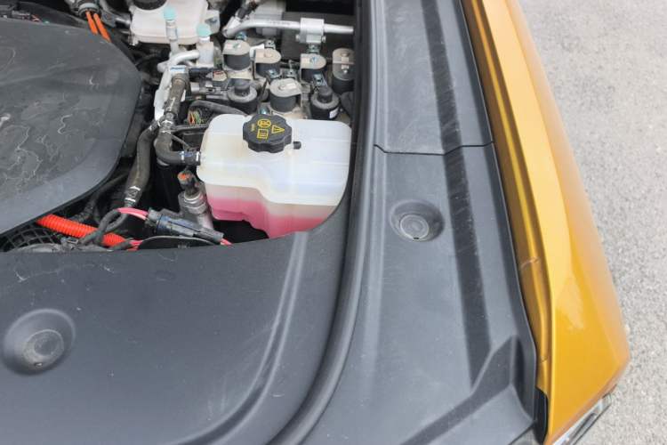Used Formula Leopard 5 2023 Navigator Edition Engine Bay Left