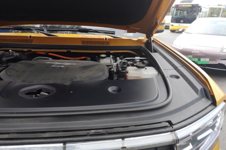 Used Formula Leopard 5 2023 Navigator Edition Engine Bay Left