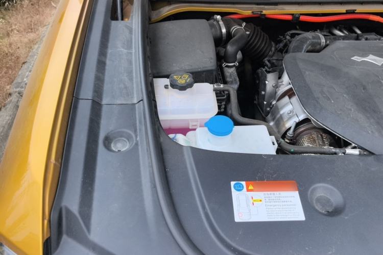 Used Formula Leopard 5 2023 Navigator Edition Engine Bay Right