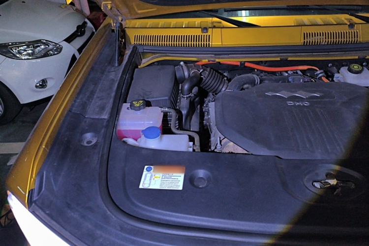 Used Formula Leopard 5 2023 Navigator Edition Engine Bay Right