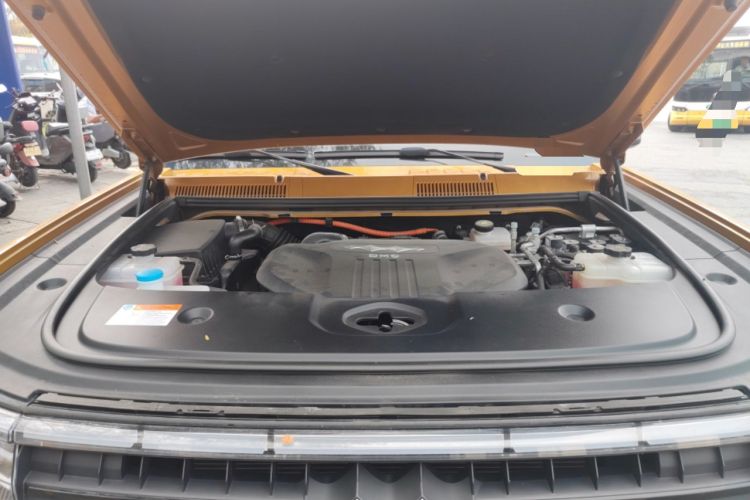 Used Formula Leopard 5 2023 Navigator Edition Engine Bay
