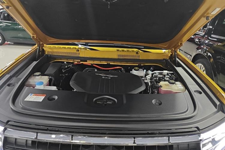 Used Formula Leopard 5 2023 Navigator Edition Engine Bay