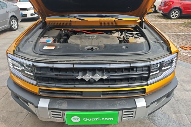 Used Formula Leopard 5 2023 Navigator Edition Engine Bay