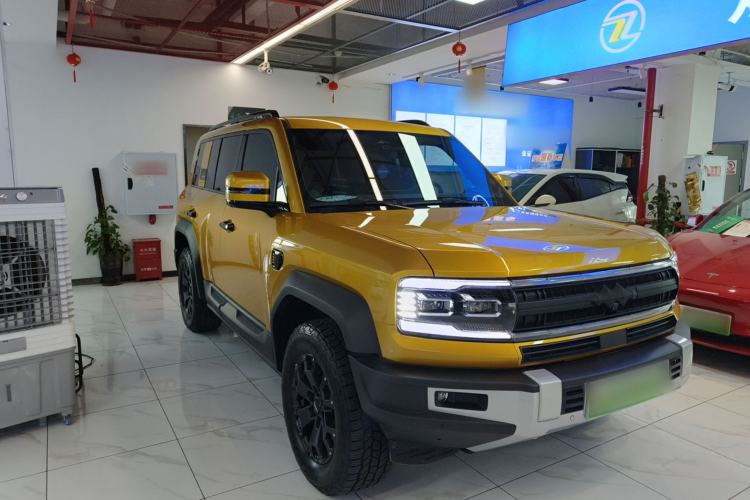 Used Formula Leopard 5 2023 Cloud Ride Flagship Edition Front Right 45 Deg