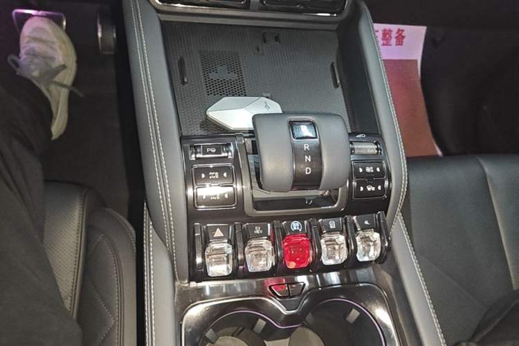 Used Formula Leopard 5 2023 Navigator Edition Gear Lever