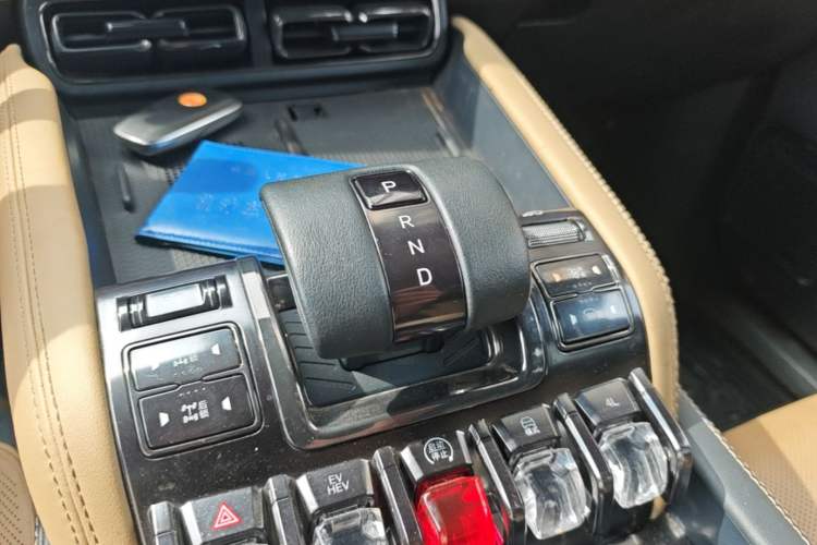 Used Formula Leopard 5 2023 Navigator Edition Gear Lever