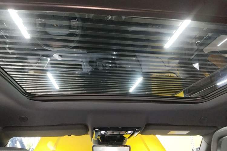 Used Formula Leopard 5 2023 Cloud Ride Flagship Edition Headliner