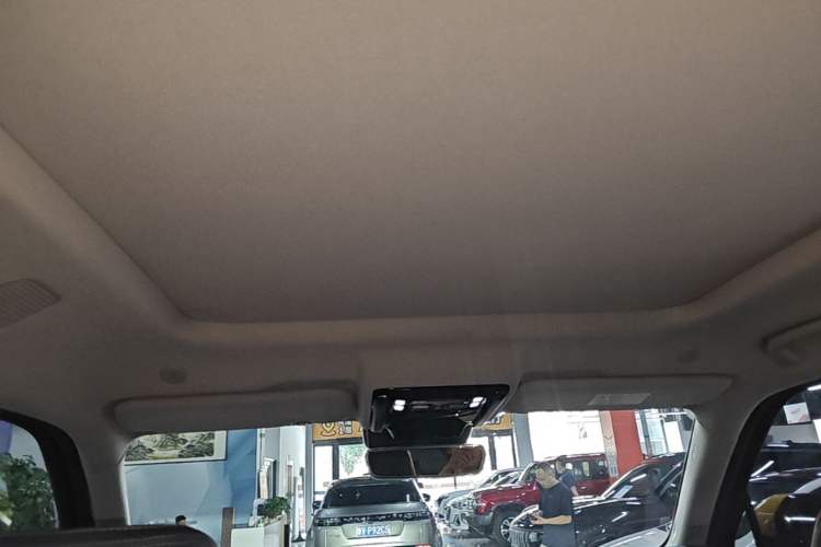 Used Formula Leopard 5 2023 Navigator Edition Headliner