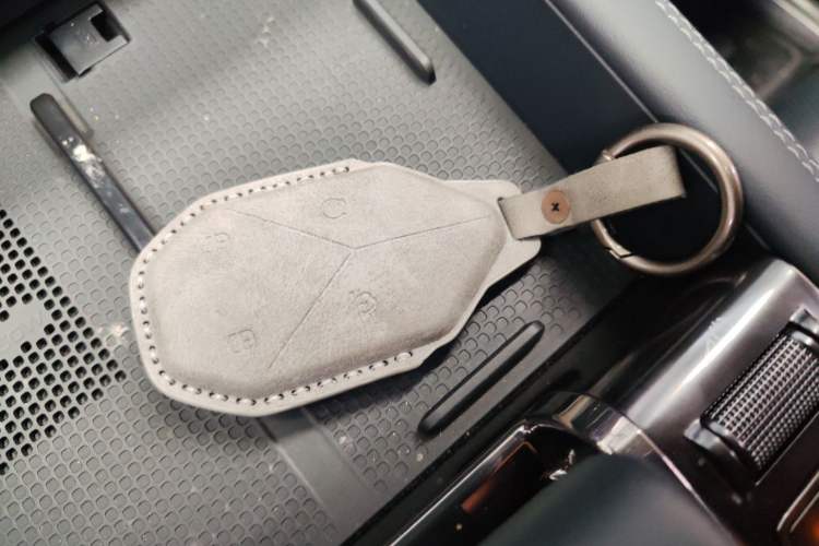 Used Formula Leopard 5 2023 Navigator Edition Interior 1