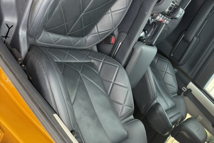 Used Formula Leopard 5 2023 Navigator Edition Interior 10
