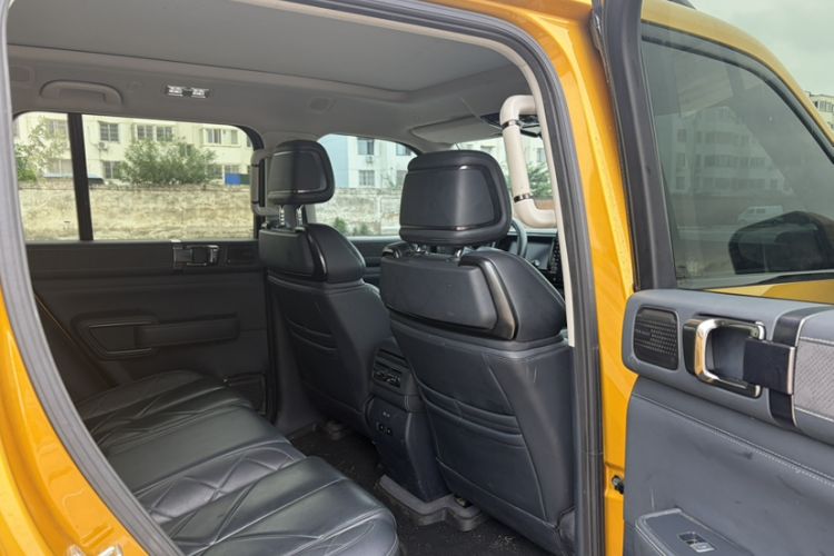 Used Formula Leopard 5 2023 Navigator Edition Interior 11