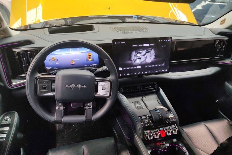 Used Formula Leopard 5 2023 Navigator Edition Interior 2