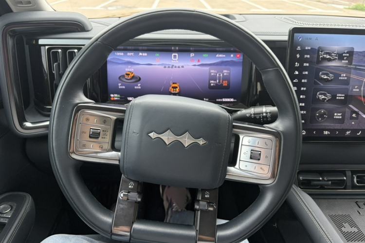 Used Formula Leopard 5 2023 Navigator Edition Interior 2
