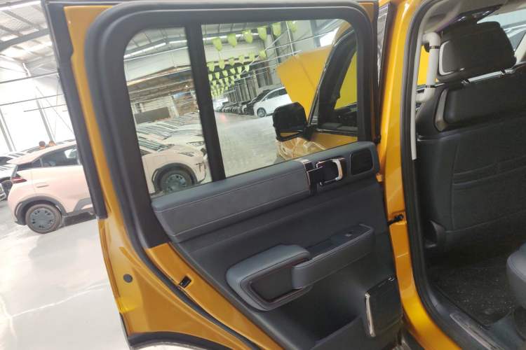 Used Formula Leopard 5 2023 Navigator Edition Interior 8