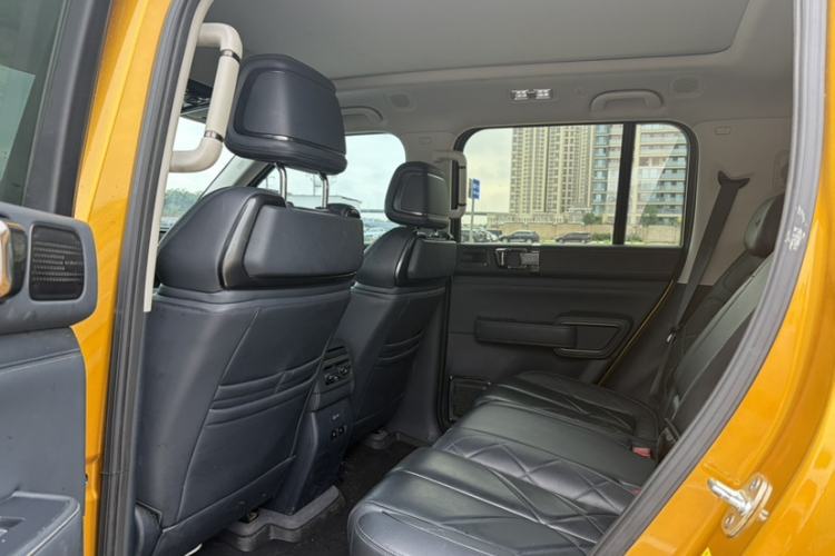 Used Formula Leopard 5 2023 Navigator Edition Interior 8