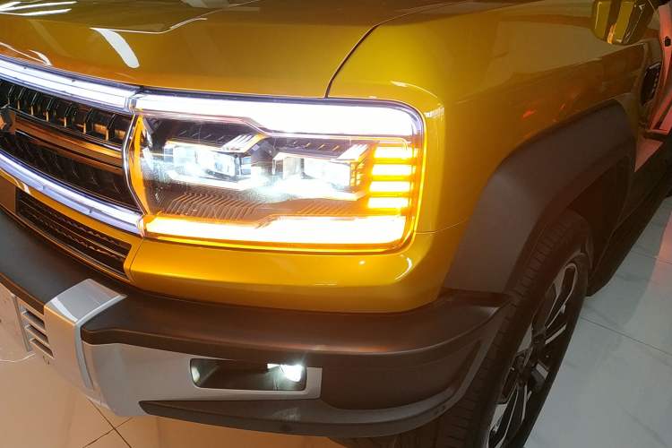 Used Formula Leopard 5 2023 Navigator Edition Left Front Headlight