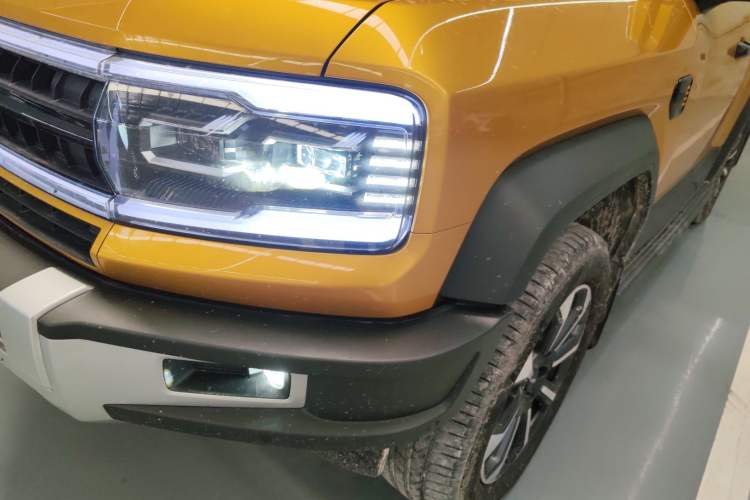 Used Formula Leopard 5 2023 Navigator Edition Left Front Headlight