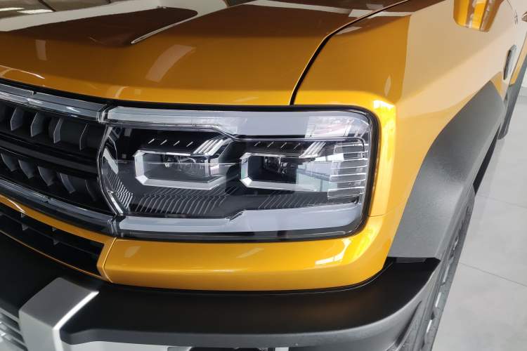 Used Formula Leopard 5 2023 Navigator Edition Left Front Headlight