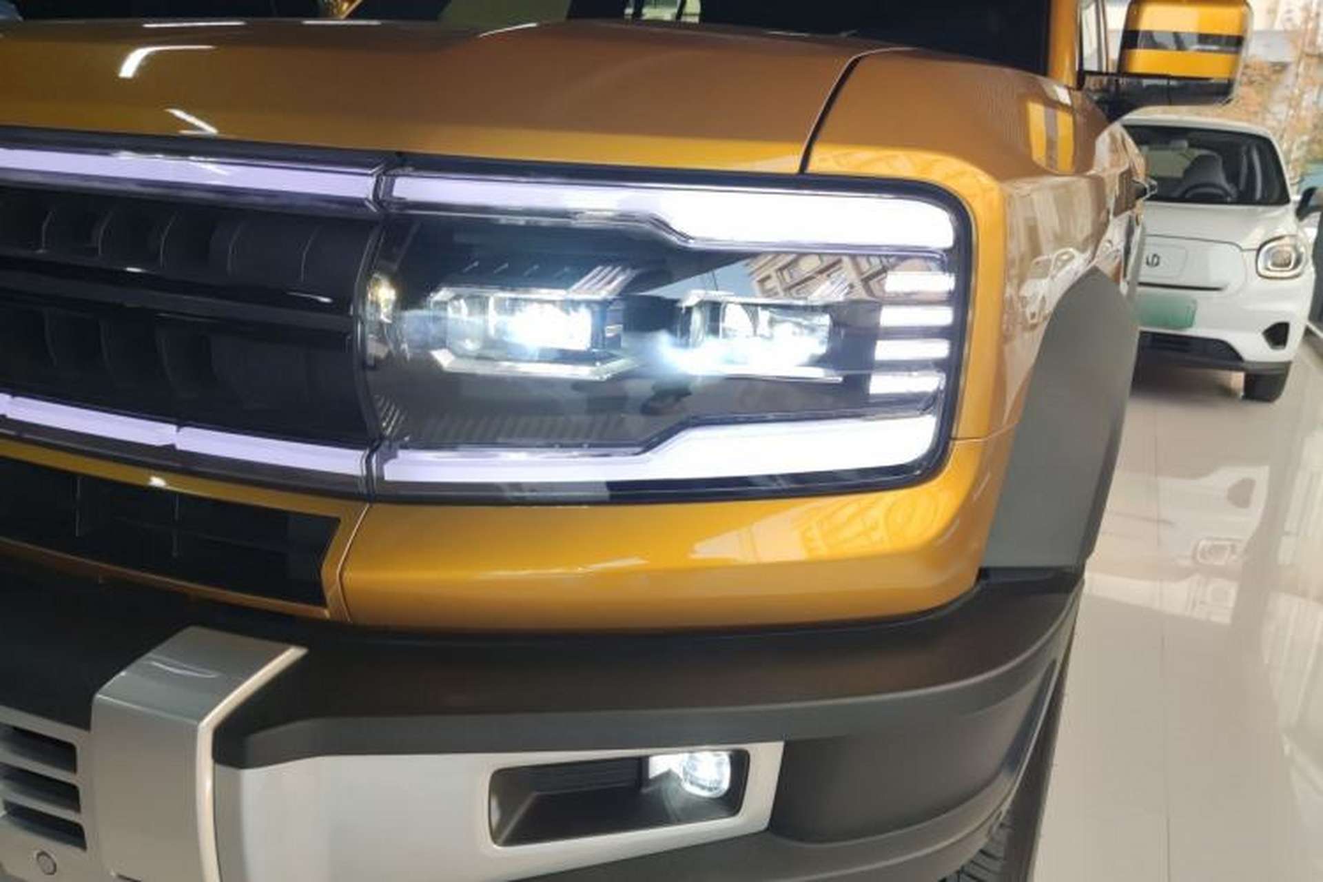 Used Formula Leopard 5 2023 Navigator Edition Left Front Headlight