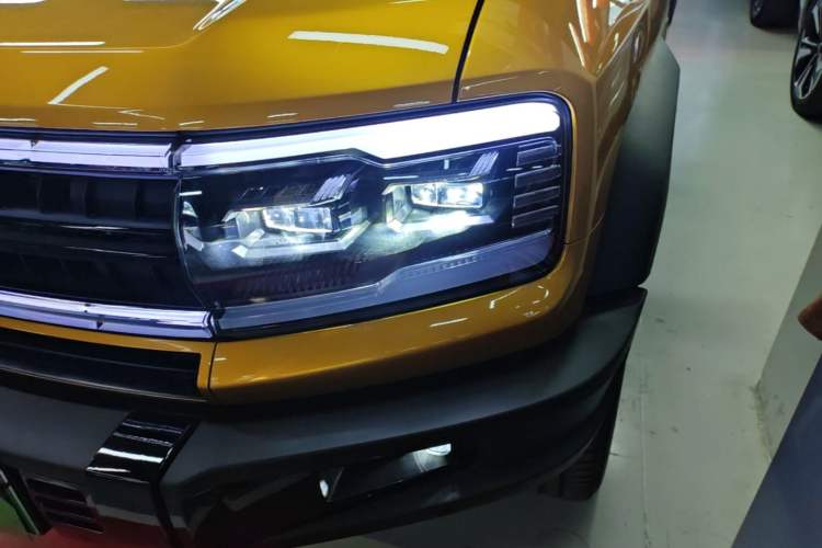 Used Formula Leopard 5 2023 Navigator Edition Left Front Headlight