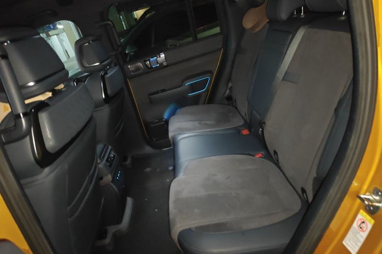 Used Formula Leopard 5 2023 Cloud Ride Flagship Edition Left Rear Seat