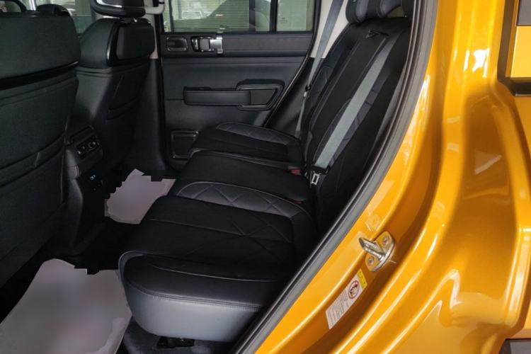 Used Formula Leopard 5 2023 Navigator Edition Left Rear Seat