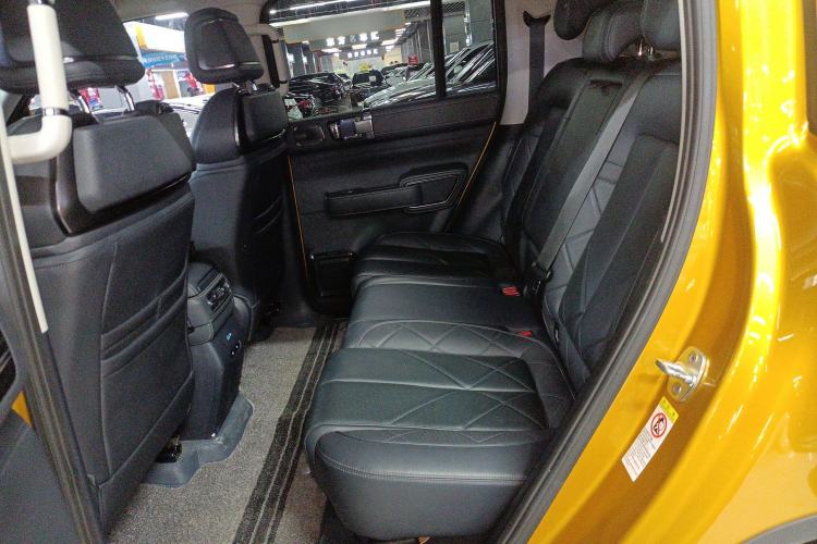 Used Formula Leopard 5 2023 Navigator Edition Left Rear Seat