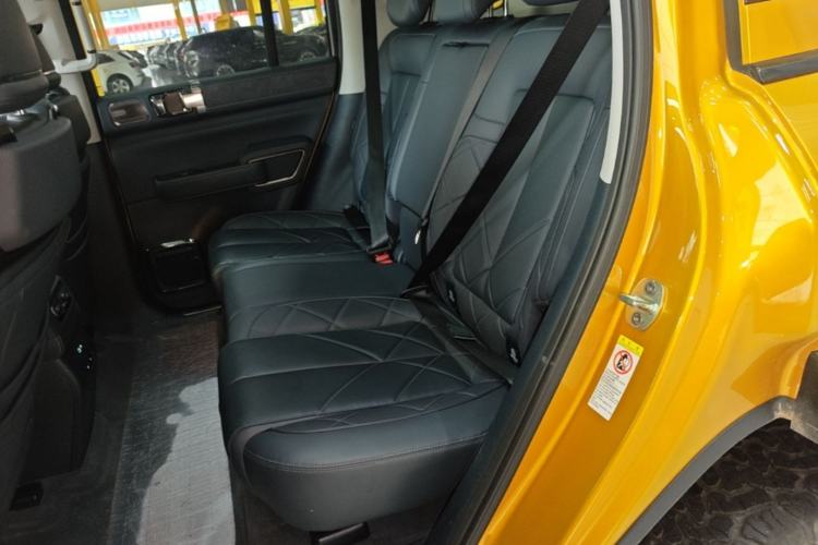 Used Formula Leopard 5 2023 Navigator Edition Left Rear Seat
