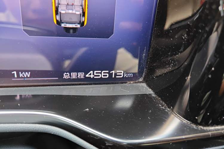 Used Formula Leopard 5 2023 Navigator Edition Odometer Close Up