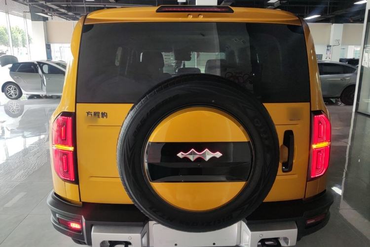 Used Formula Leopard 5 2023 Navigator Edition Rear
