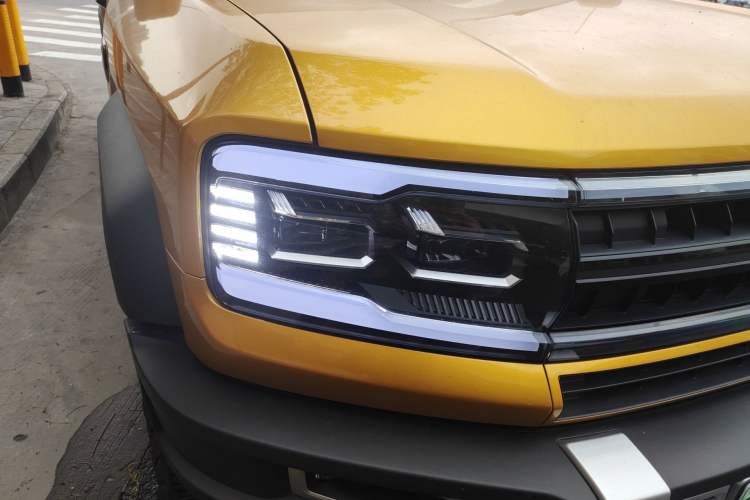 Used Formula Leopard 5 2023 Navigator Edition Right Front Headlight
