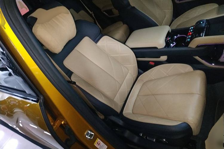 Used Formula Leopard 5 2023 Navigator Edition Right Front Seat