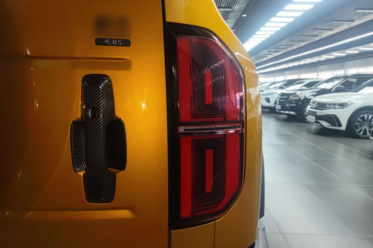 Used Formula Leopard 5 2023 Navigator Edition Right Rear Taillight