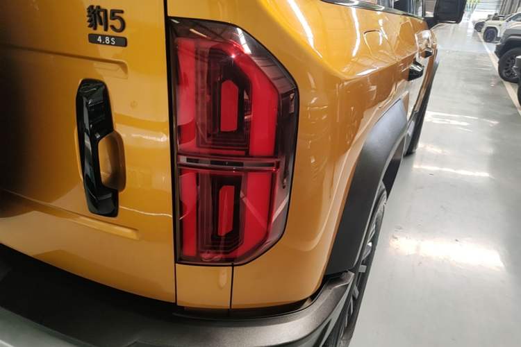 Used Formula Leopard 5 2023 Navigator Edition Right Rear Taillight