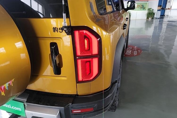 Used Formula Leopard 5 2023 Cloud Ride Flagship Edition Right Rear Taillight