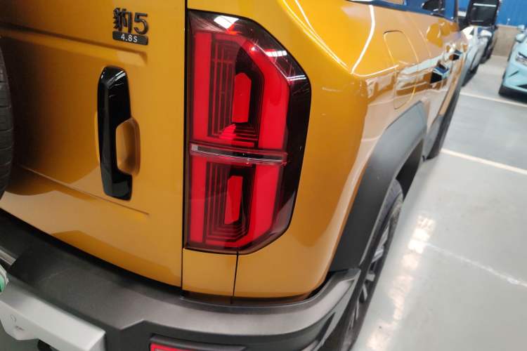 Used Formula Leopard 5 2023 Navigator Edition Right Rear Taillight