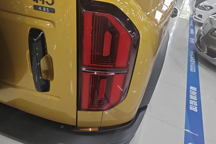 Used Formula Leopard 5 2023 Navigator Edition Right Rear Taillight