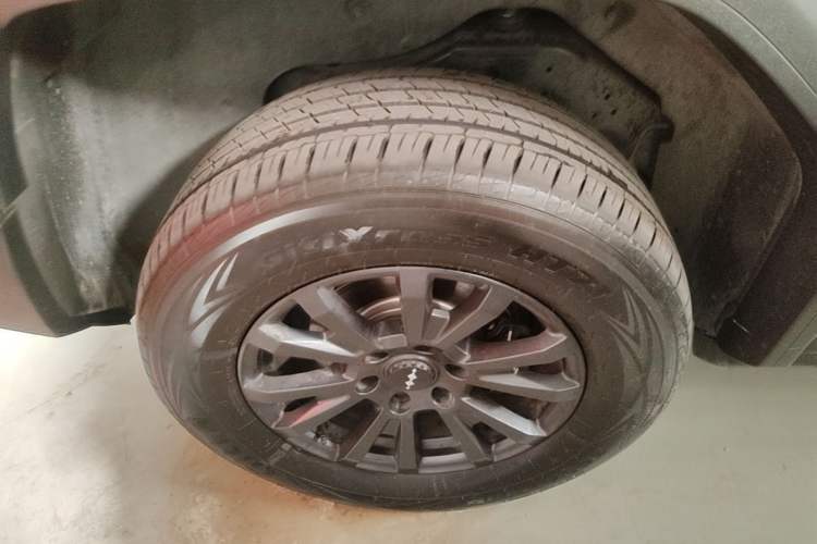Used Formula Leopard 5 2023 Navigator Edition Right Rear Wheel Hub