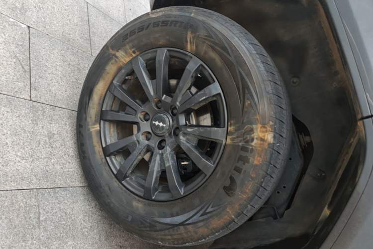 Used Formula Leopard 5 2023 Navigator Edition Right Rear Wheel Hub