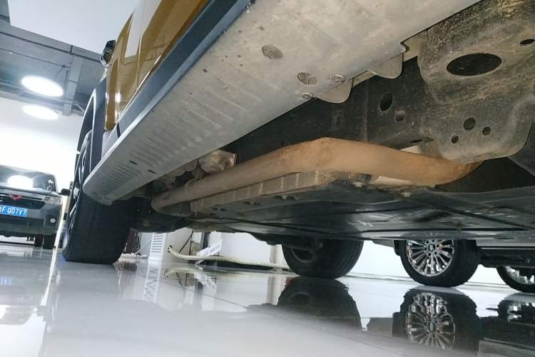 Used Formula Leopard 5 2023 Navigator Edition Right Side Sill