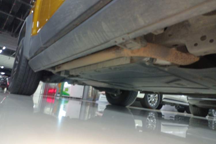 Used Formula Leopard 5 2023 Navigator Edition Right Side Sill