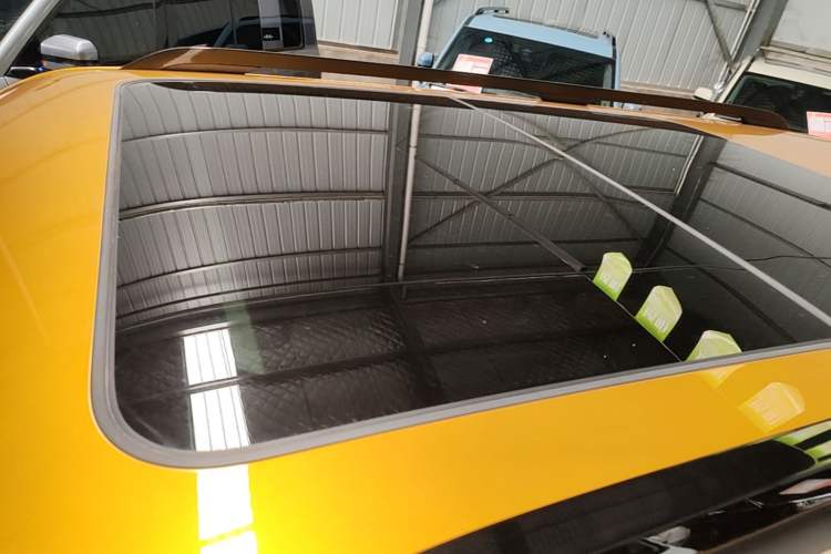 Used Formula Leopard 5 2023 Navigator Edition Roof