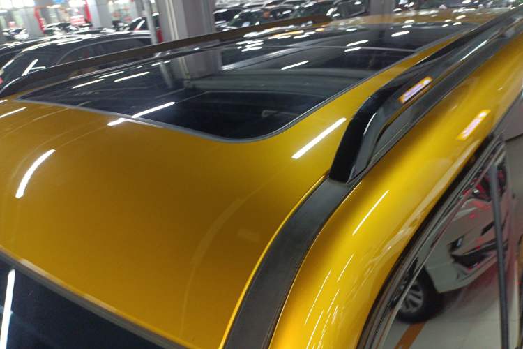 Used Formula Leopard 5 2023 Navigator Edition Roof