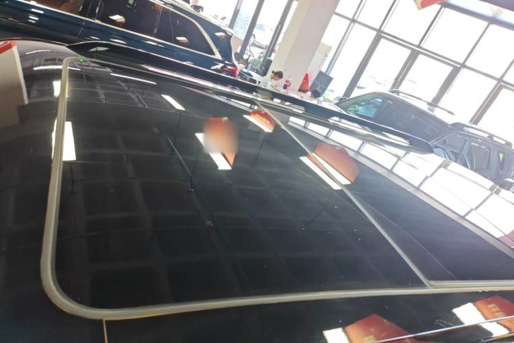 Used Formula Leopard 5 2023 Navigator Edition Roof