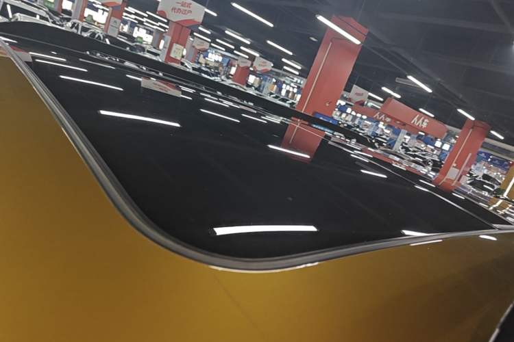 Used Formula Leopard 5 2023 Navigator Edition Roof