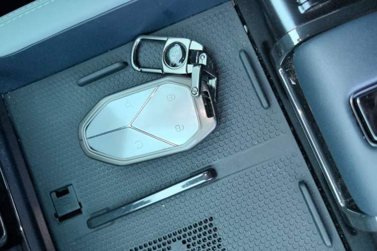 Used Formula Leopard 5 2023 Navigator Edition Vehicle Key