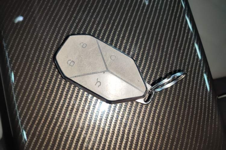 Used Formula Leopard 5 2023 Navigator Edition Vehicle Key