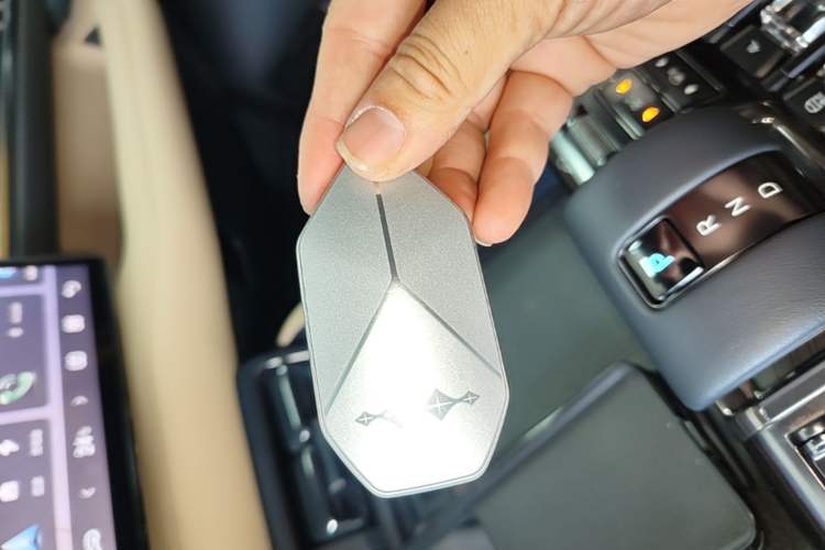 Used Formula Leopard 5 2023 Navigator Edition Vehicle Key