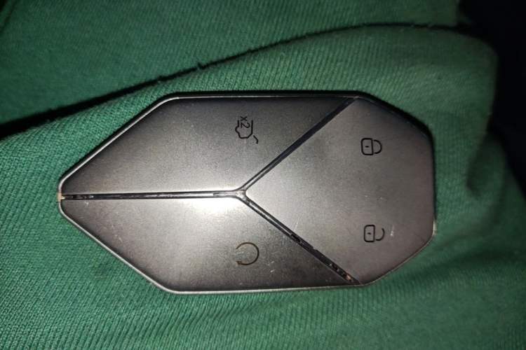 Used Formula Leopard 5 2023 Navigator Edition Vehicle Key