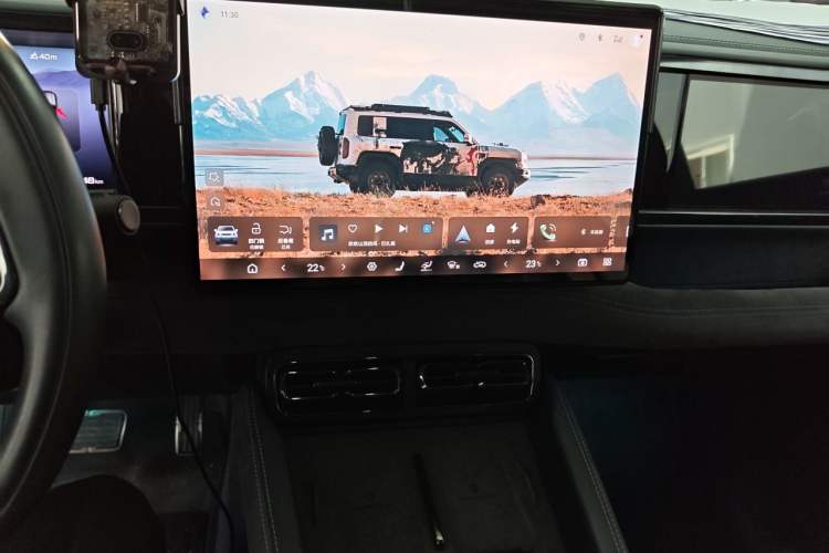 Used Formula Leopard 5 2024 Cloud Ride Luxury Edition Audio And AC Panel